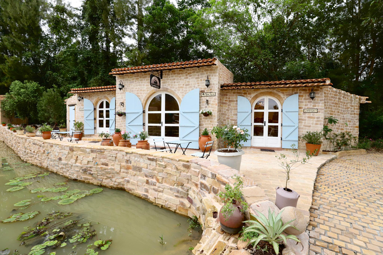 Exterior 6