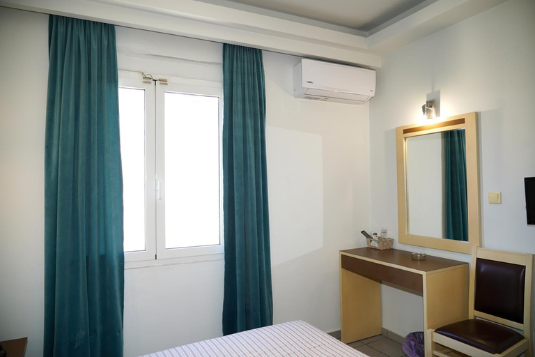 Bedroom 3, Hotel Selini, West Greece