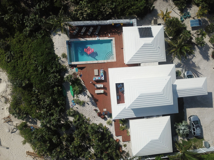 Exterior & Views 2, Touch Of Class Cottage: Beachfront Oasis