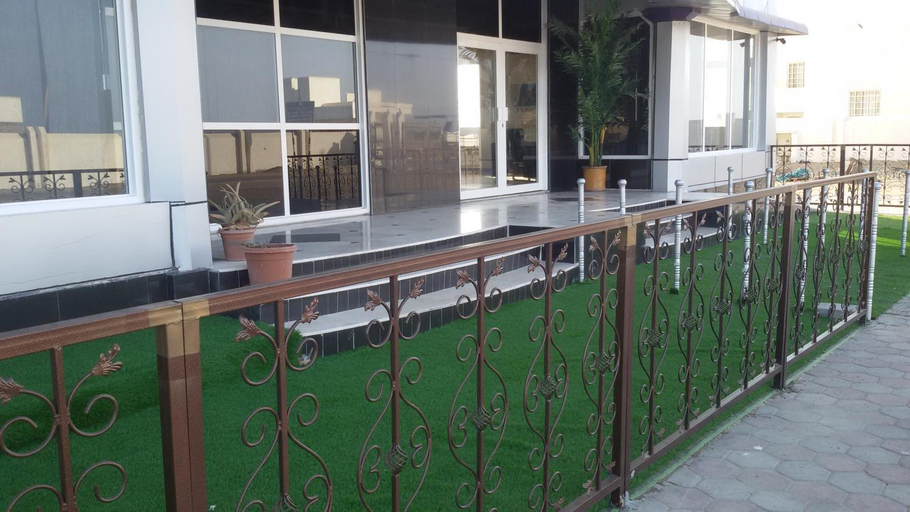 Others 4, Serapis Hotel, Masirah