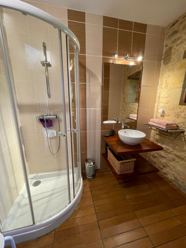 Bathroom, Chambre d'hotes La Ferme de la Croix., Dordogne