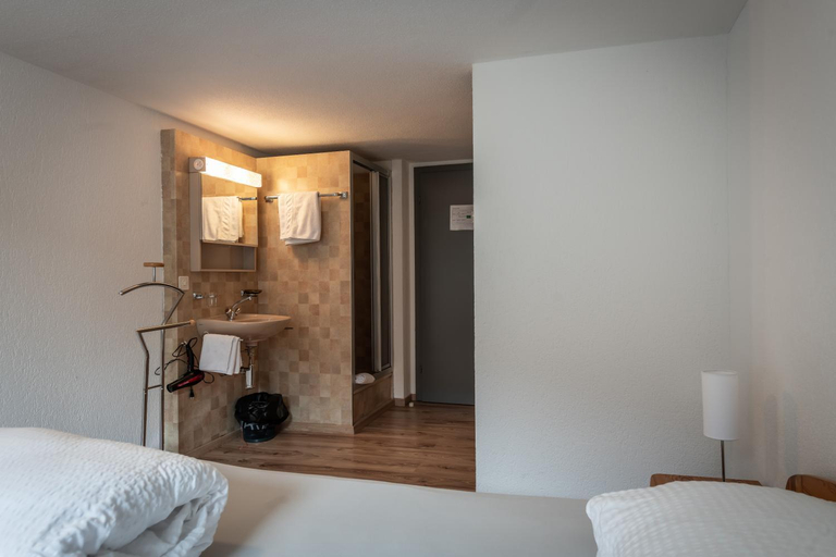 Bedroom 2, Hotel Greina, Surselva