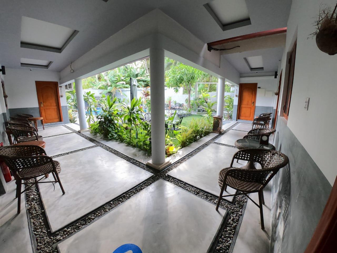 Public Area 4, Tiger shark Residence 