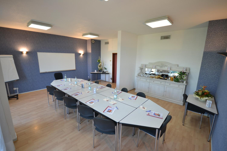Others 5, Hotel Agena Hagondange, Moselle