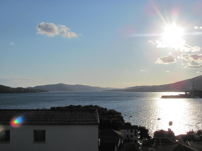 Others 4, Apartment for two persons with sea view in Trogir near the beach, Okrug