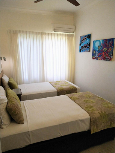 Bedroom 3, Villa Marine Holiday Apartments Cairns, Cairns