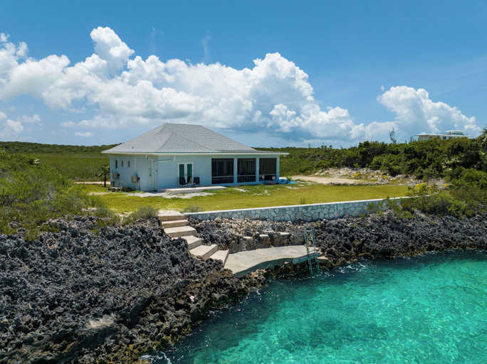 Exterior & Views 2, Seaside Escape: Luxurious Coastal Retreat