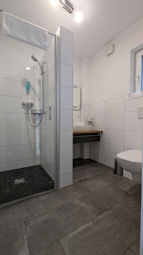 Bathroom 4