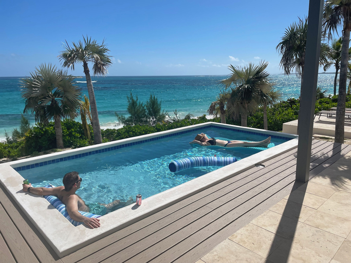 Sport & Beauty 4, Seven Palms Serenity: Beachfront Oasis