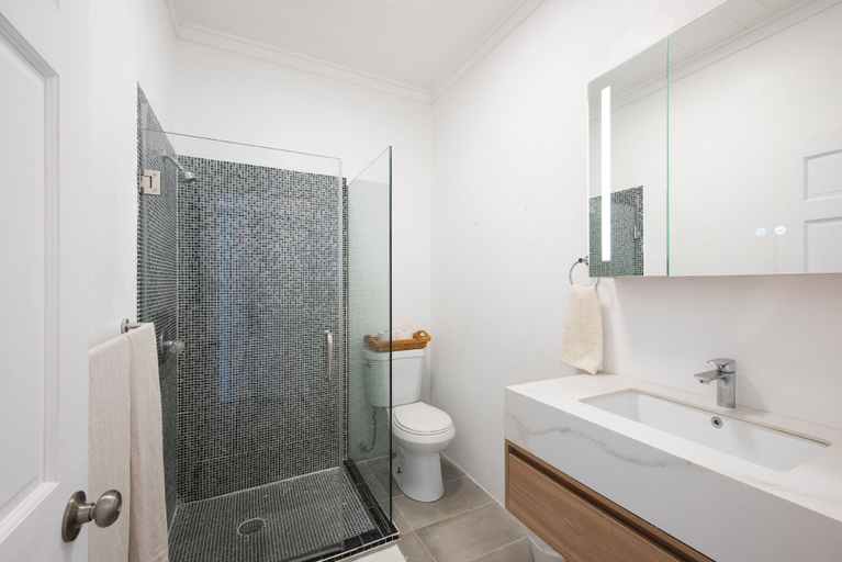 Bathroom 3, Tranquil Waters: Private Oceanfront Retreat
