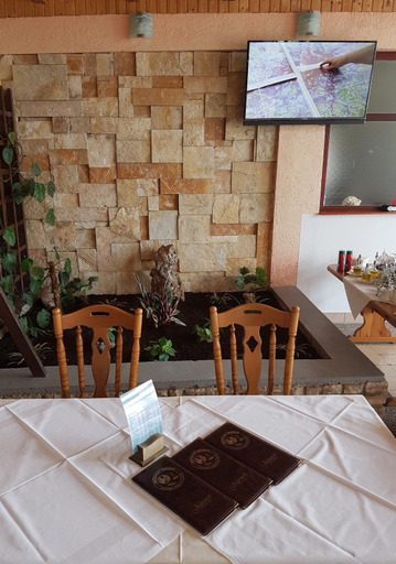 Food & Drinks 2, Bed and Breakfast MIRAMAR, Starigrad