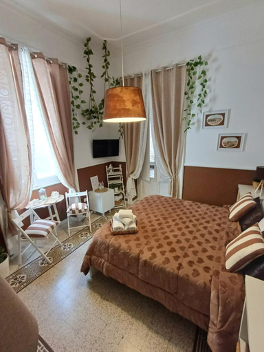 Others 3, Giordano's home, Napoli