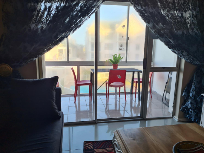 Others 2, Modern Seaview Apartment, Nelson Mandela Bay