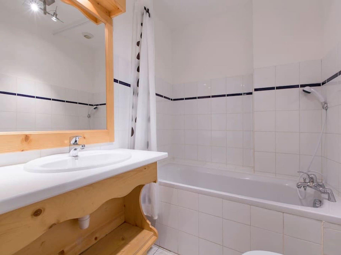 Bathroom 8