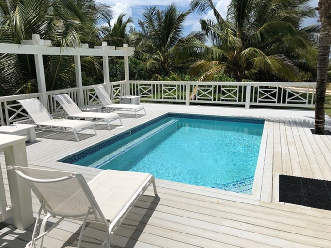 Sport & Beauty 4, Beachside Beauty: Brand New Home With Pool