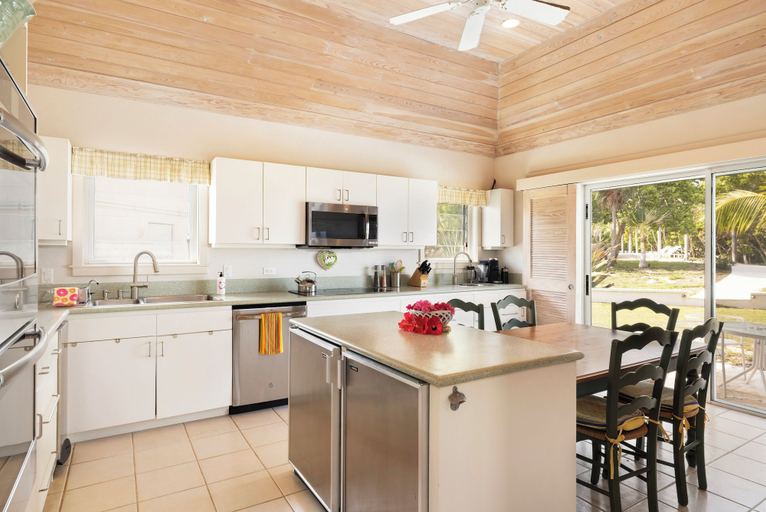 Others 5, Windermere Paradise: Luxurious Estate With Amenities