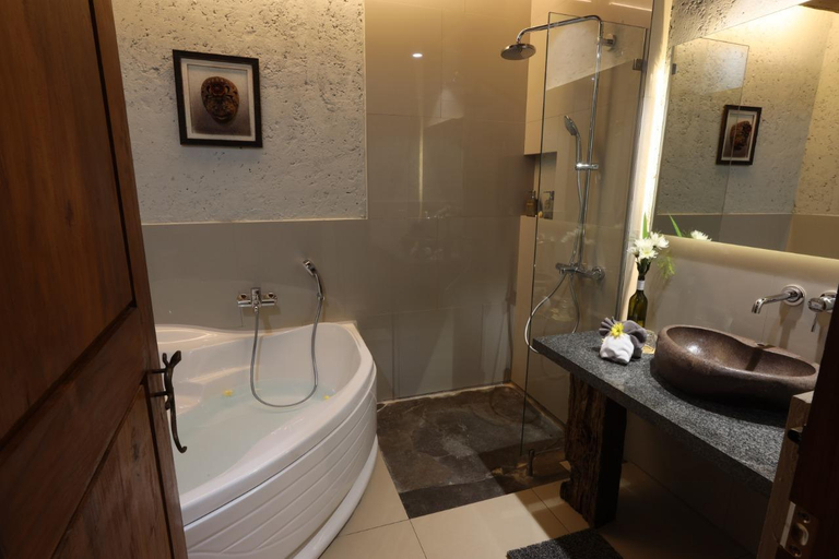 Bathroom 15