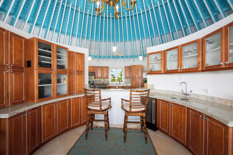 Food & Drinks, Exquisite Retreat: Contemporary Estate On Pink Sand Beach
