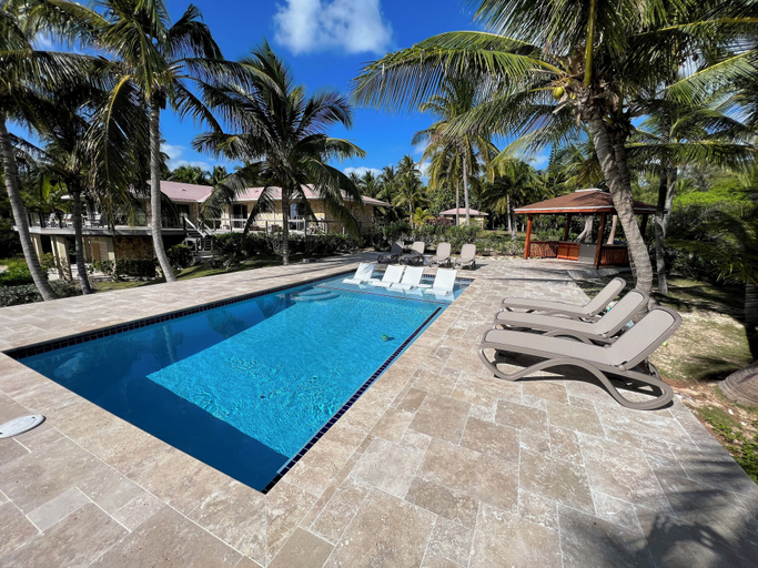 Sport & Beauty, Beachfront Beauty: Restored Villa With Pool