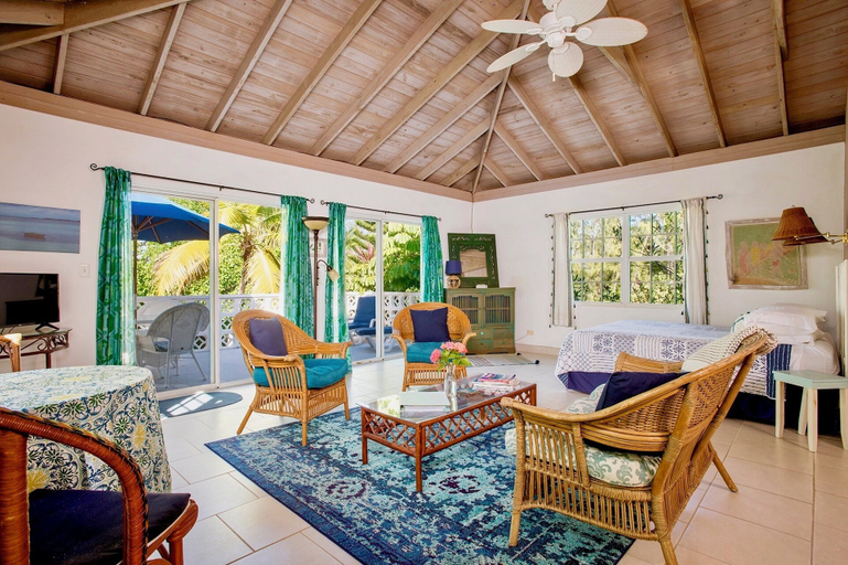 Others 5, Oceanfront Oasis: Contemporary Villa With Pool
