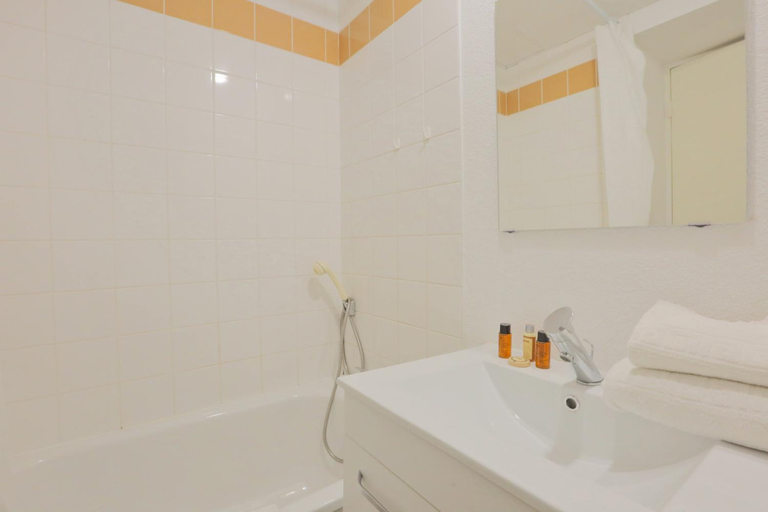 Bathroom 5, KOSY Appart'Hotels - La Maison Des Chercheurs, Meurthe-et-Moselle