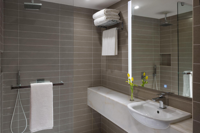 Bathroom 8
