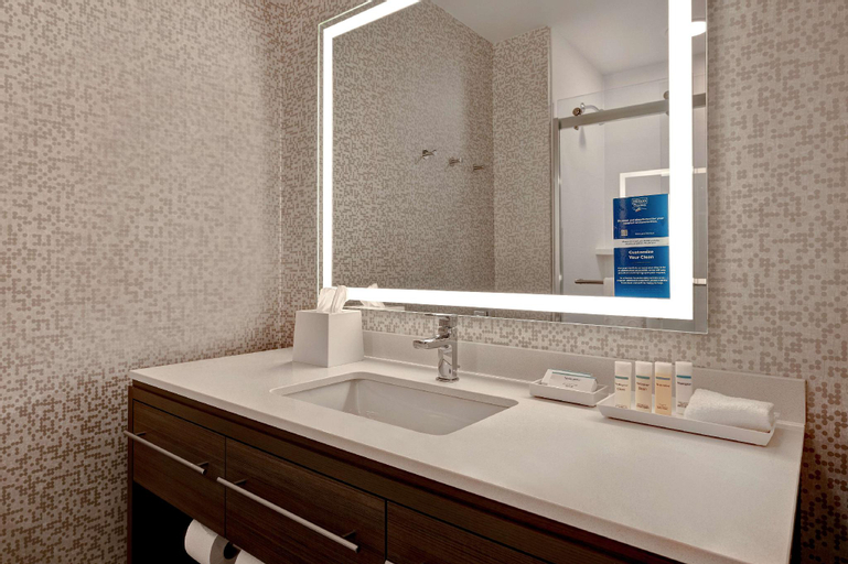 Bathroom 12
