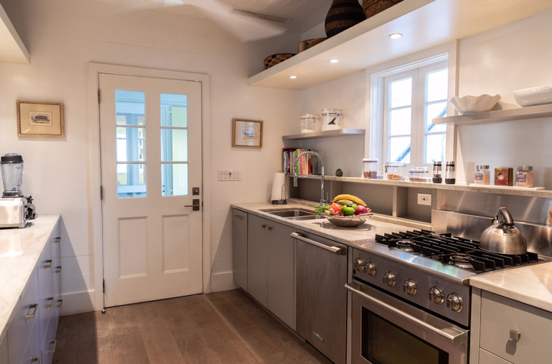 Others 5, Historical Charm: Restored Historic Home With Pool