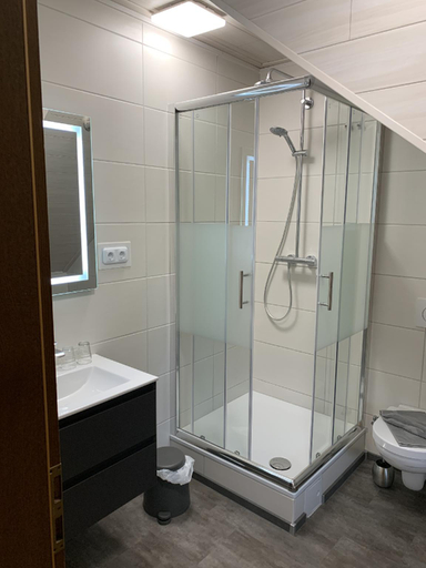 Bathroom 17