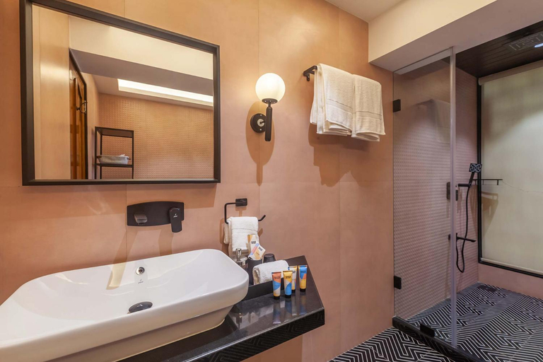 Bathroom 4, StayVista at Villa Sereno, Raigarh