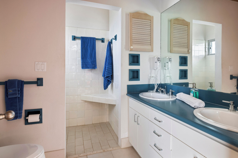 Bathroom 4, Windermere Paradise: Luxurious Estate With Amenities