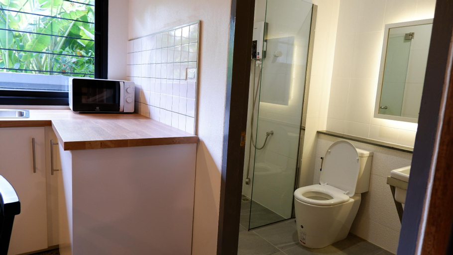Bathroom 10