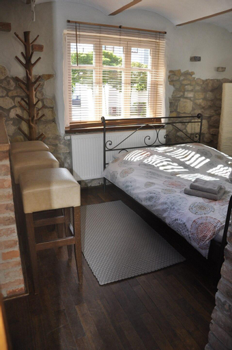 Bedroom 2, Apartment 1Schlafzimmer Hofreite Karben Frankfurt , Wetteraukreis