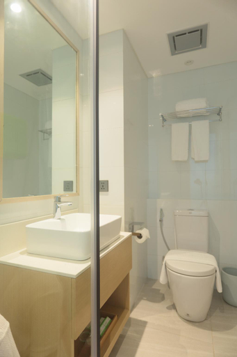 Bathroom 18