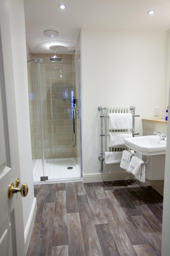 Bathroom 2, The Ship Inn, Fife
