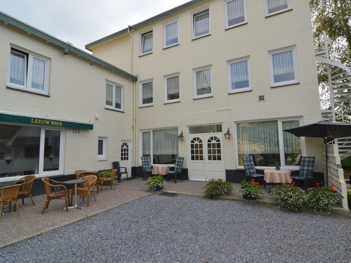 Exterior & Views 2, Snug Apartment in Schin op Geul near Public Pool, Valkenburg aan de Geul