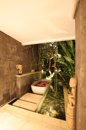 Bathroom 7