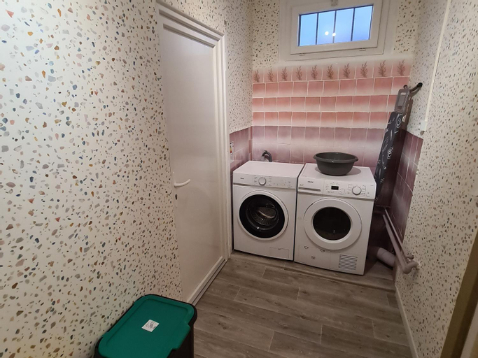 Bedroom 2, Maison de ville cosy a Orleans avec parking, proche commerces et loisirs - FR-1-590-245, Loiret