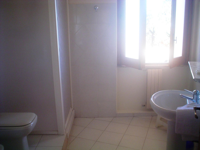 Bathroom 2, Il Vigneto, Catania