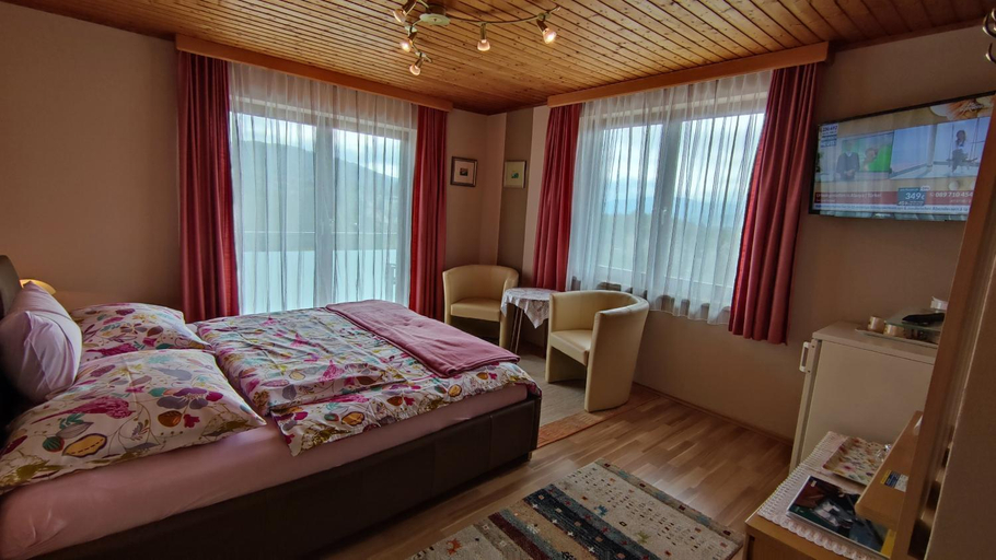 Bedroom 13