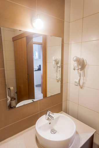 Bathroom 3, Vila Barca, Madalena