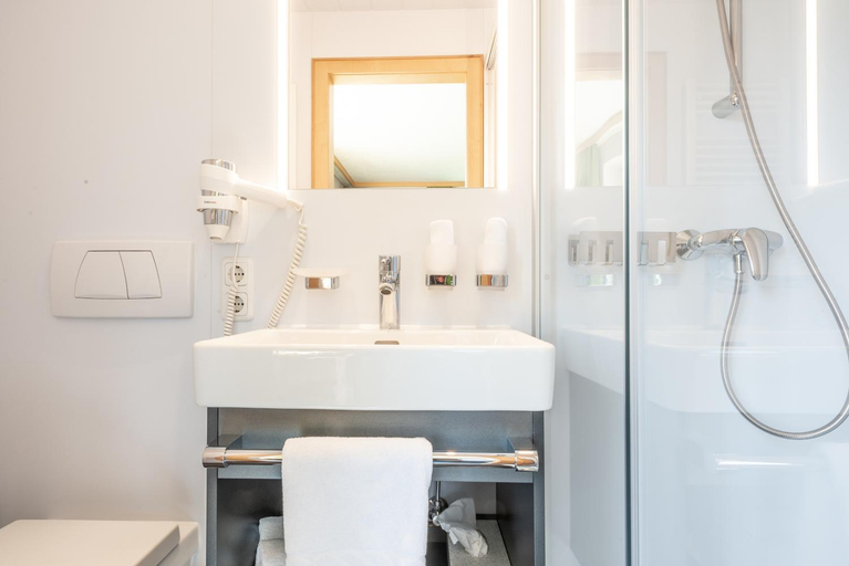 Bathroom 2, Haus Furka, Bregenz