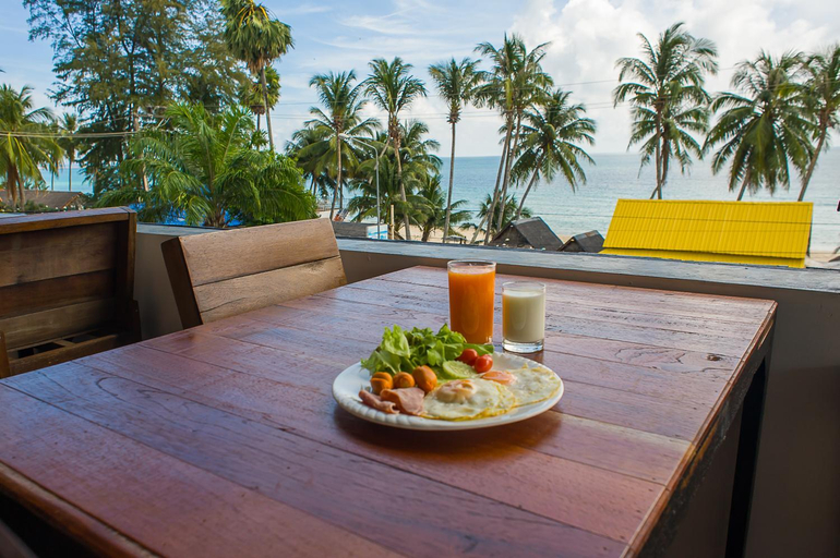 Food & Drinks 5, Baantalay Thungwualaen Hotel, Pathiu