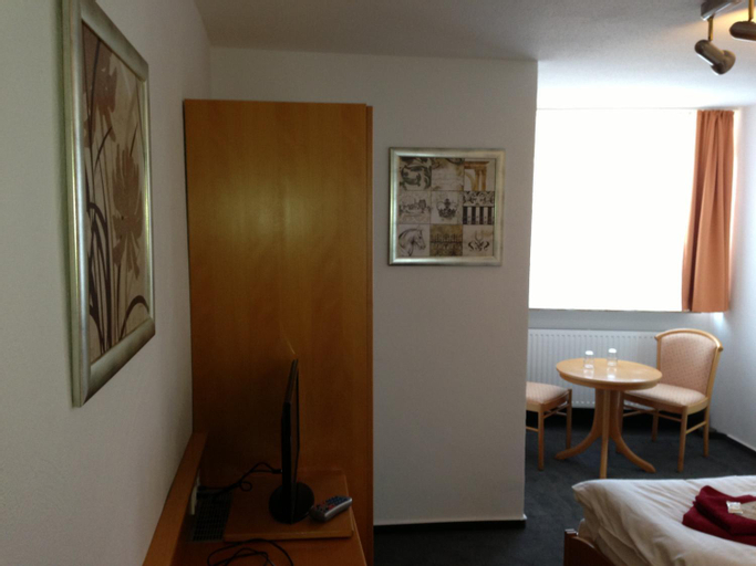 Bedroom 2, Hotel Jagerstuben, Osterholz