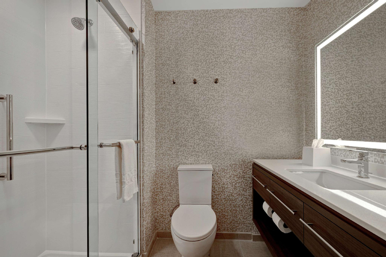 Bathroom 11
