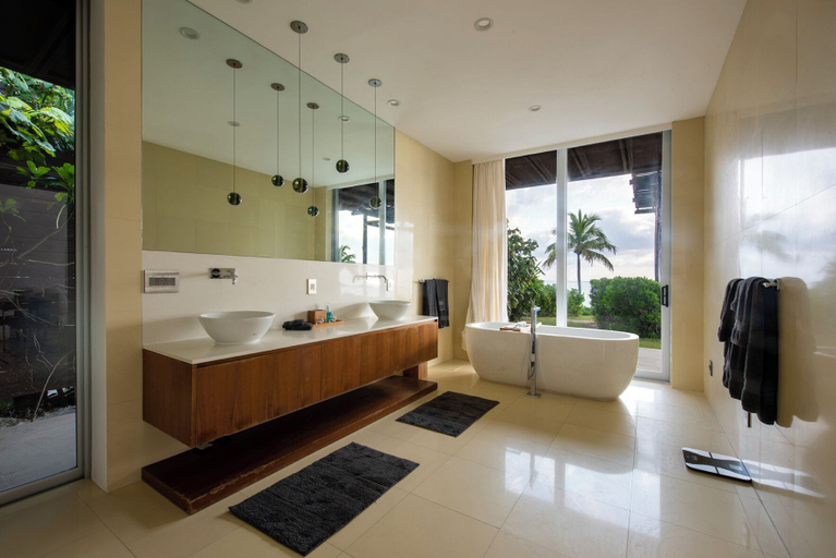 Bathroom 4, Oceanfront Oasis: Renovated Villa With Pool