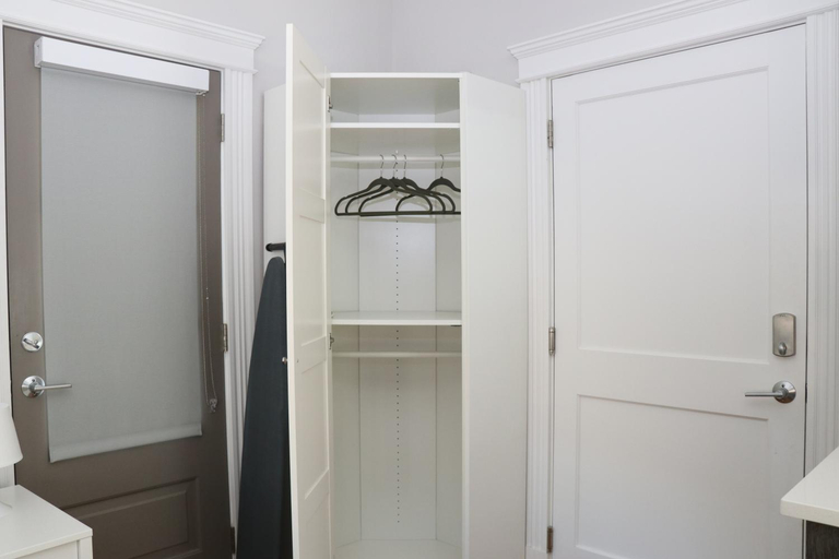 Others 2, A Stylish Stay w/ a Queen Bed, Heated Floors.. #33, Norfolk