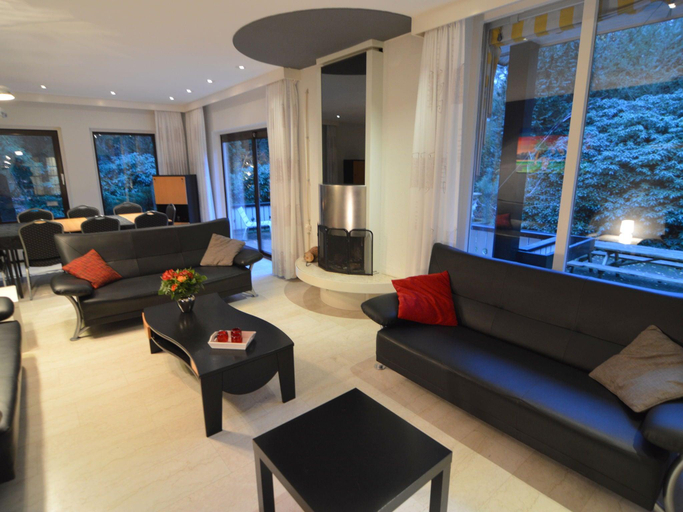 Others 3, Veluwe Edge Group Villa with Fire Pit, Nunspeet
