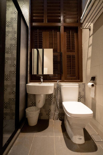 Bathroom 4