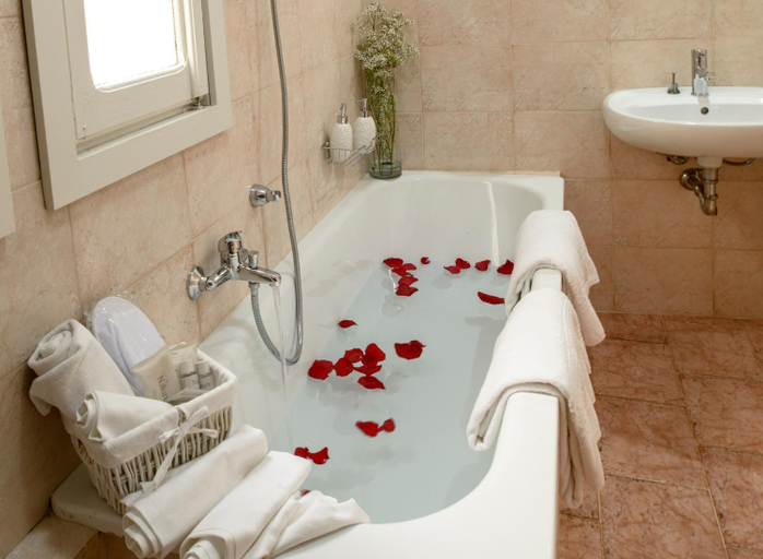 Bathroom 4, Hotel Porta Marmorea, Perugia